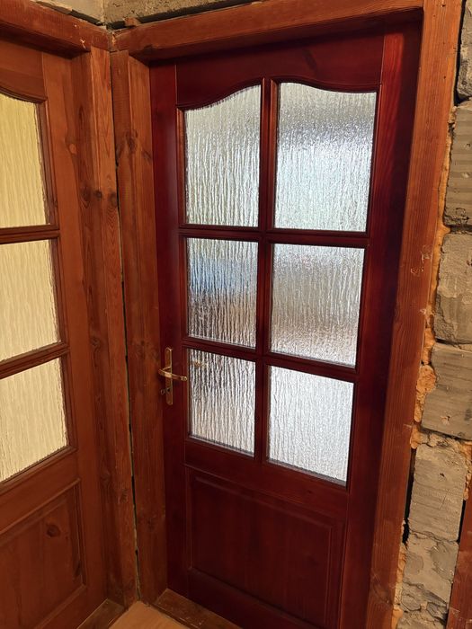 Drzwi wewnętrzne z ościeżnicą futryną lewe prawe z litego drewna