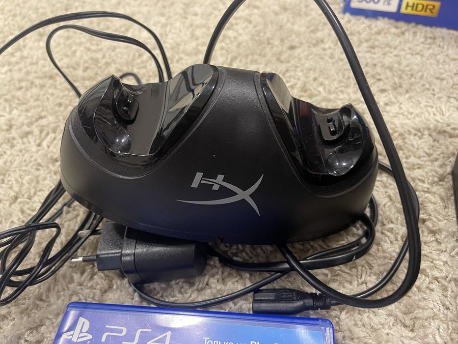Продам Sony PlayStation 4 Slim 500GB + 2 геймпади + ігри