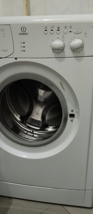 Пральна машина Indesit WISN82