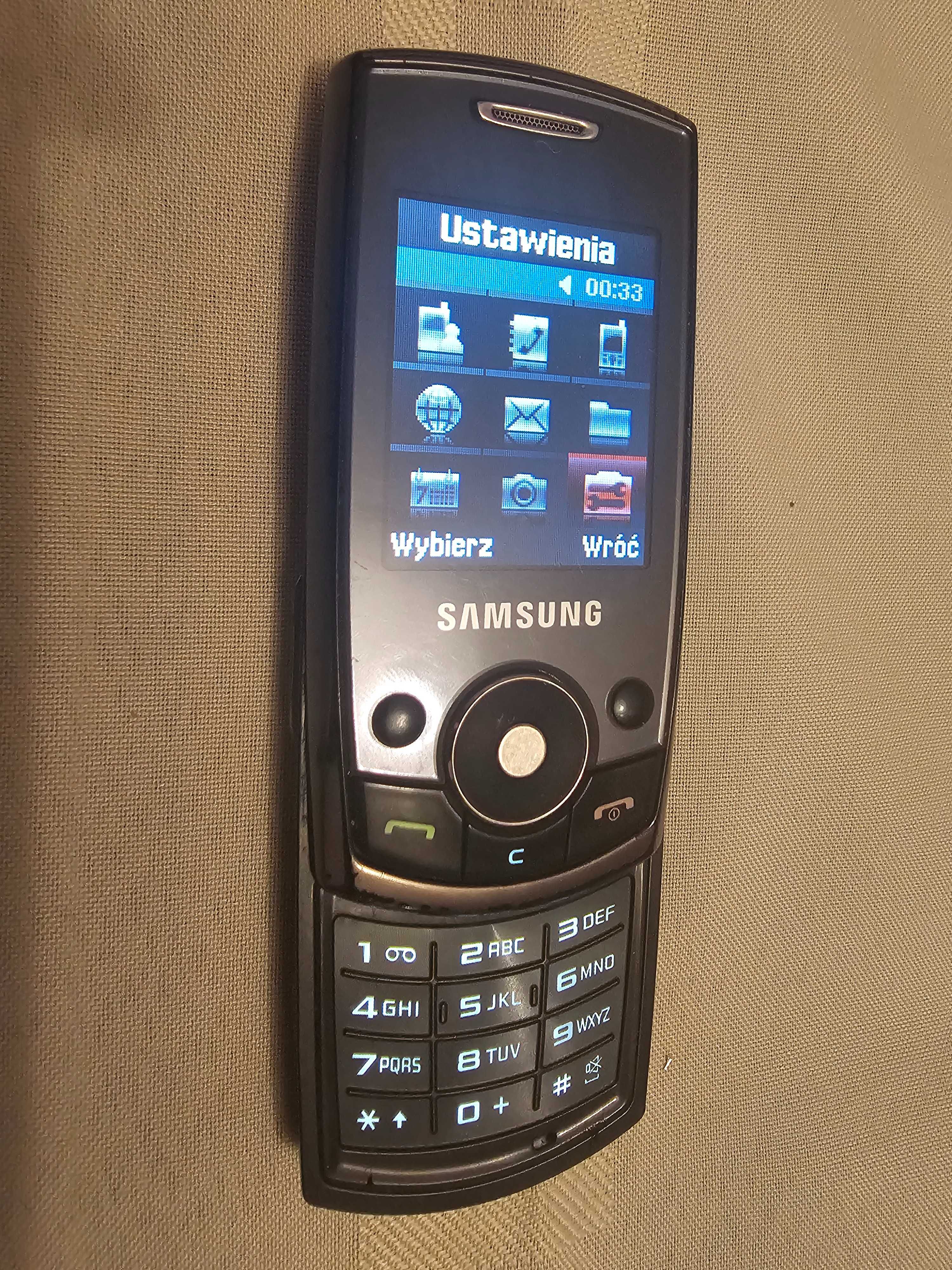 Samsung SGH J700 z ładowarką