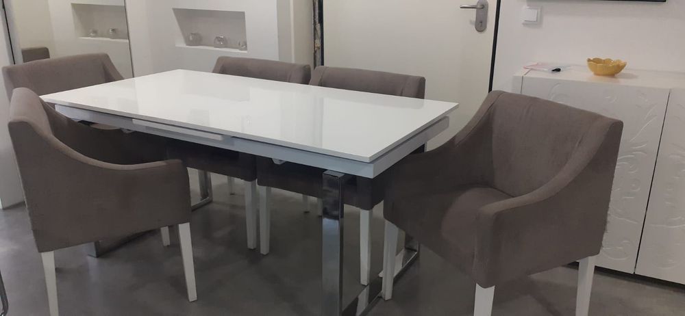 Mesa de jantar extensível branca