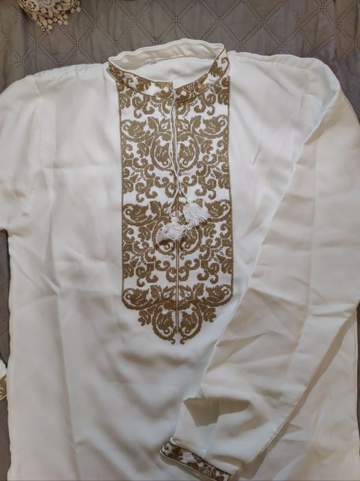 Комплект вишиванок