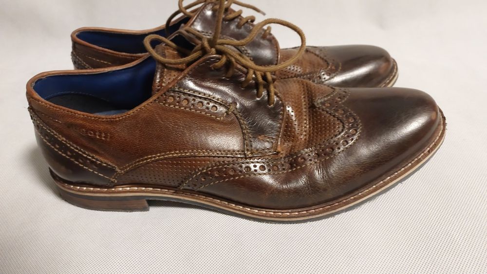Pantofle.buty męskie eleganckie skóra 43 bugatti.