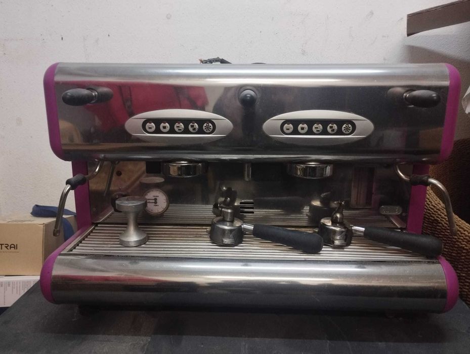 Máquina de Café Profissional La San Marco 85E – 2 Grupos