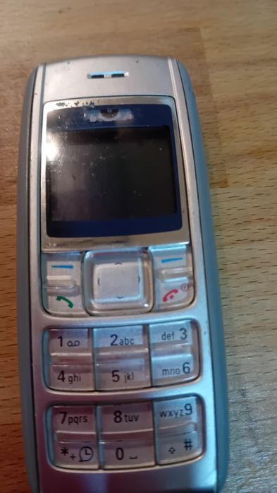 Nokia 1600 com bateria e carregador