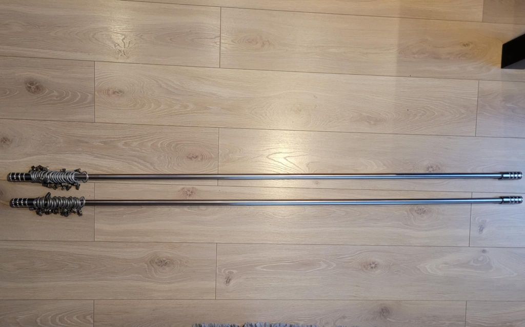 Karnisz karnisze 2 szt