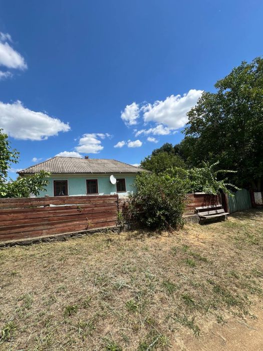 Продається будинок з ділянкою