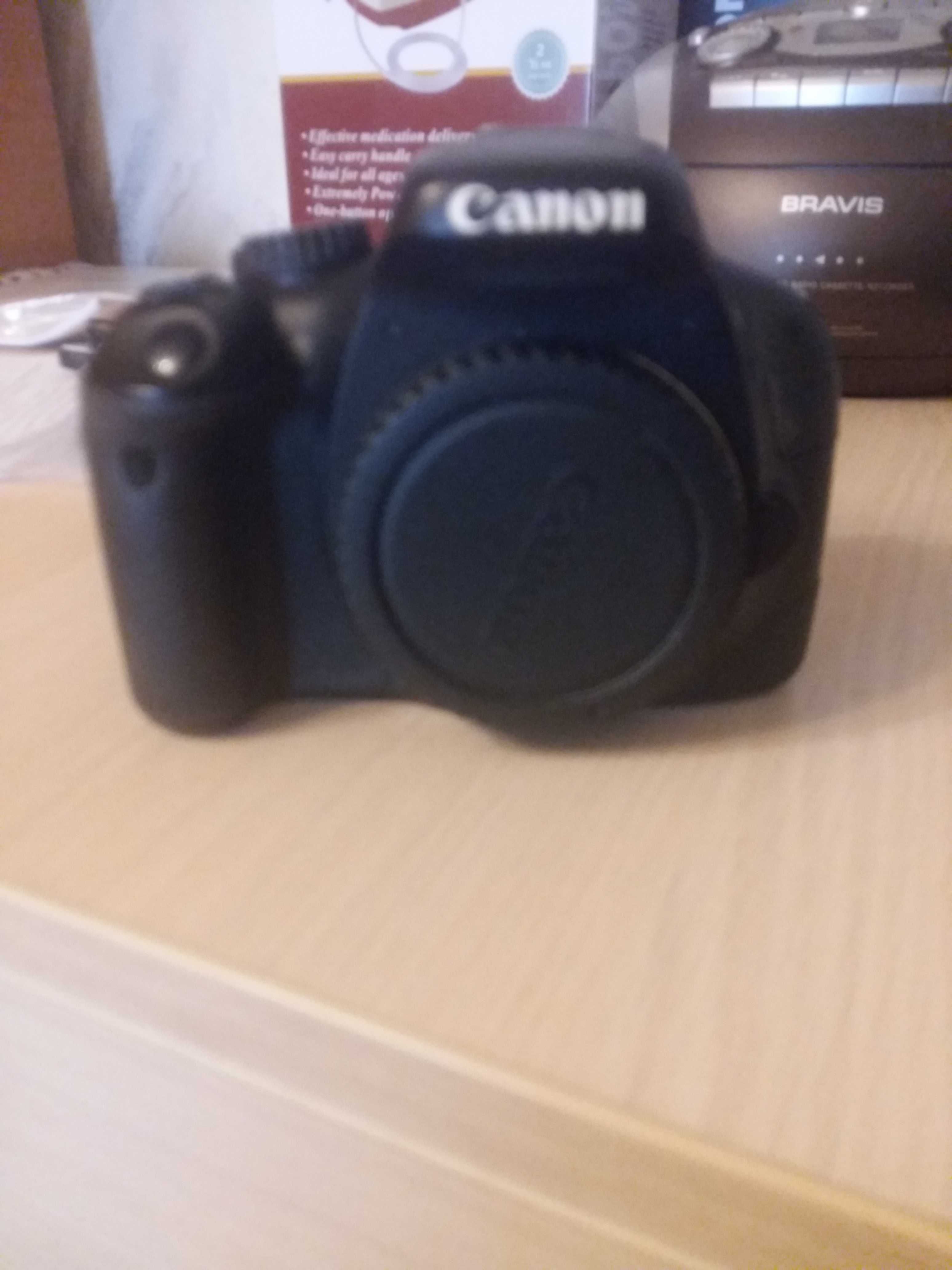 Продам фотоаппарат  Canon 550D не працює