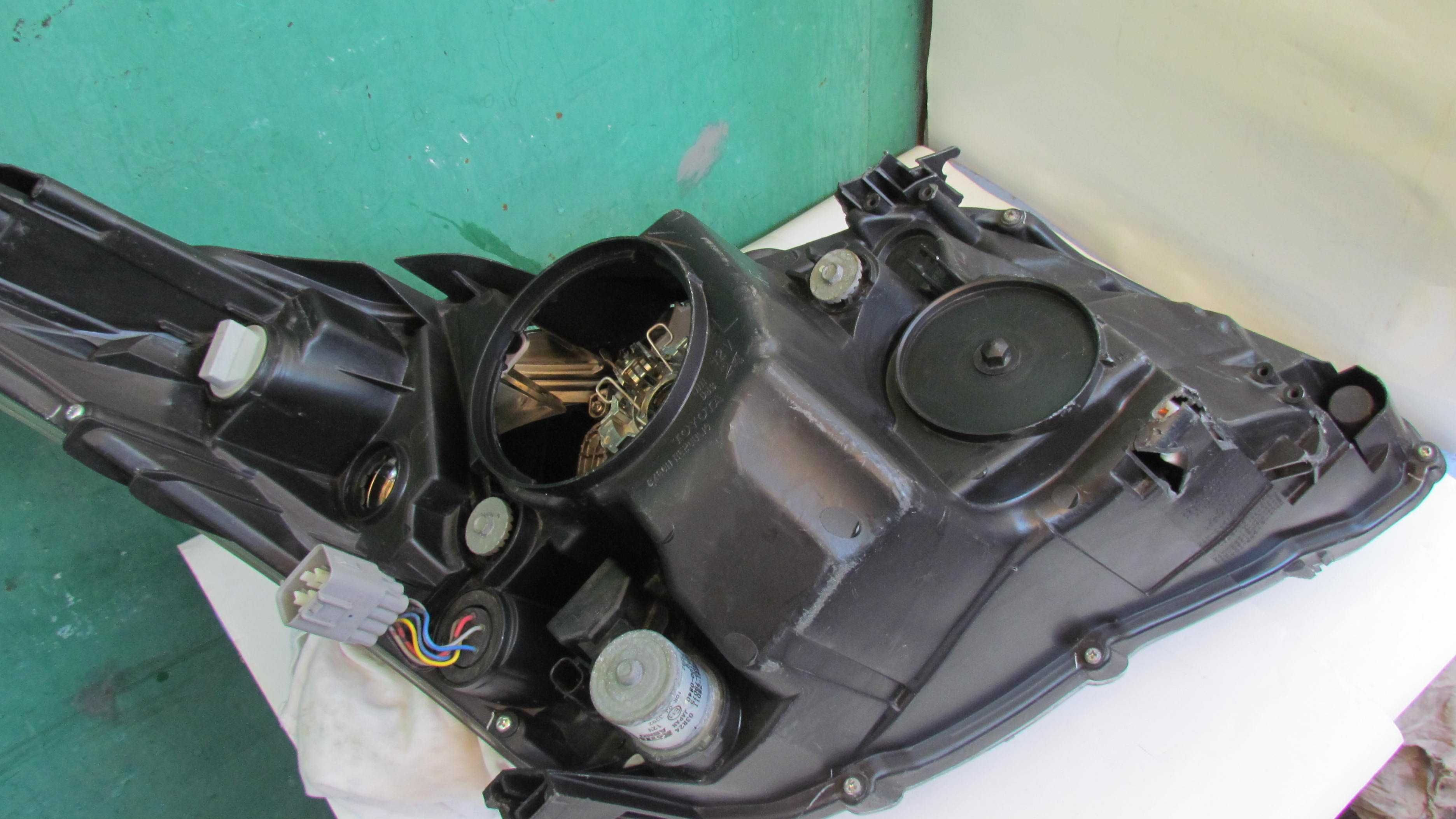 Фара Toyota Auris II Lift 81110-02K30.TOYOTA AVENSIS T27 H296HL-AE AFS