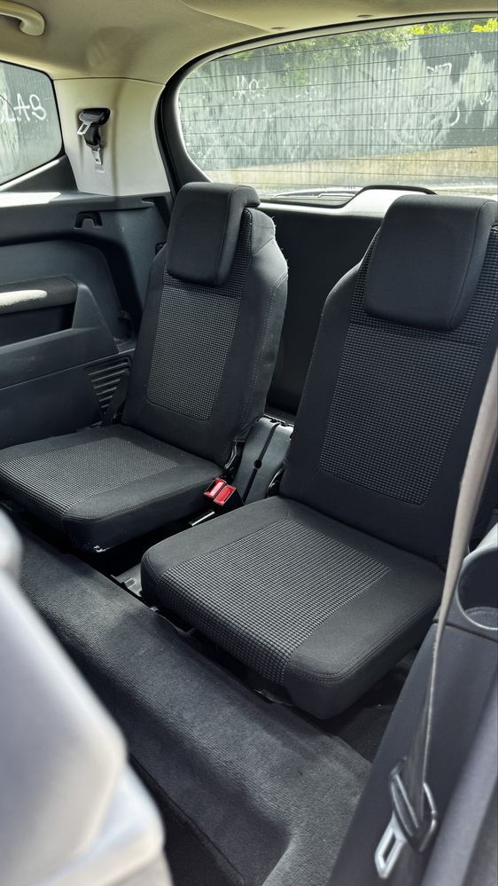 Peugeot 5008 1.6HDi Exclusive 7 lugares