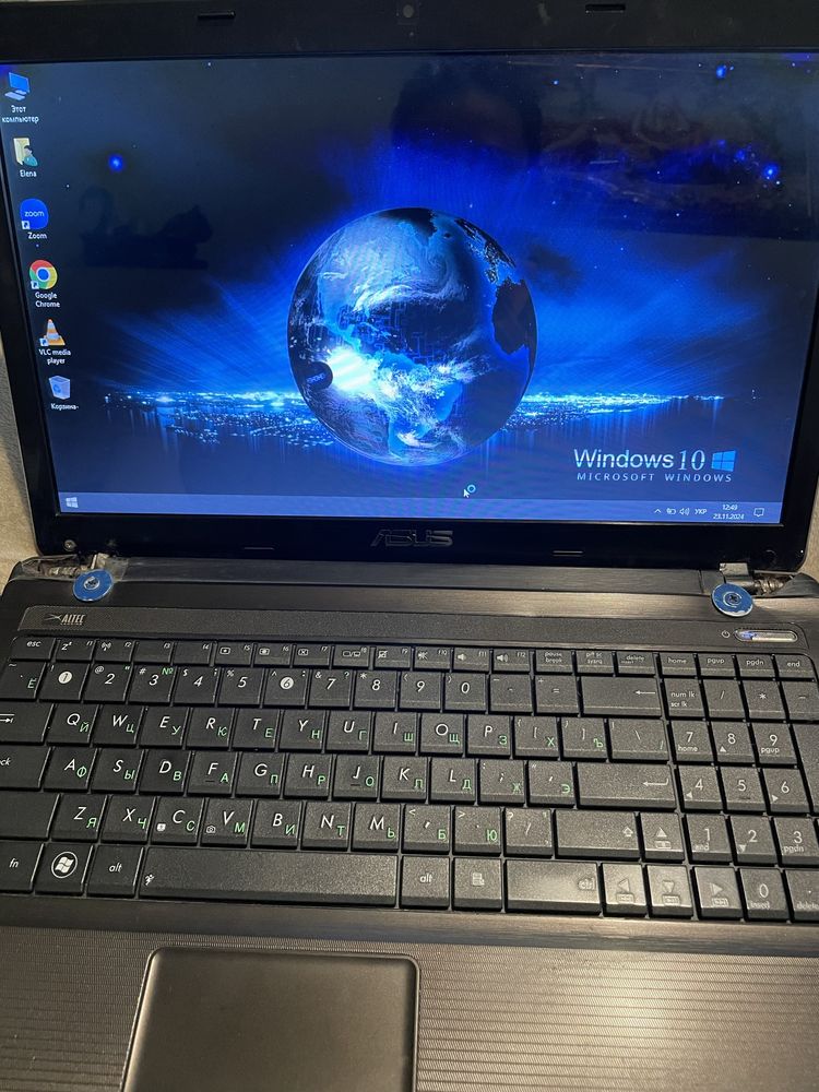 Ноутбук ASUS