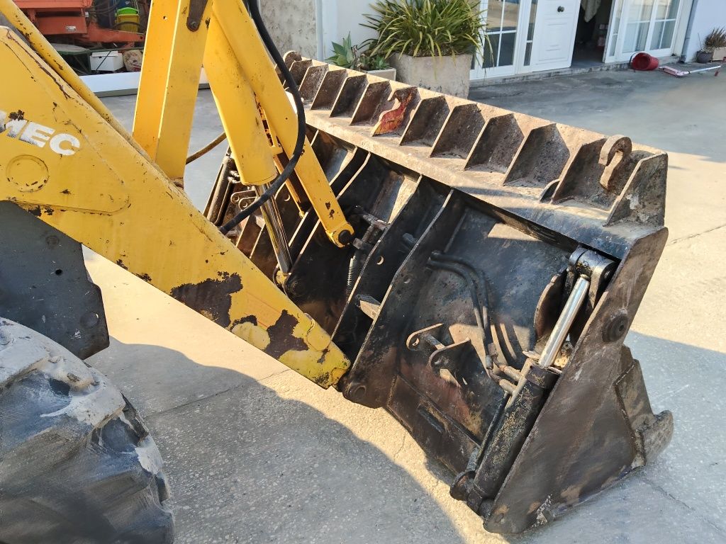 Retroescavadora Fermec 860