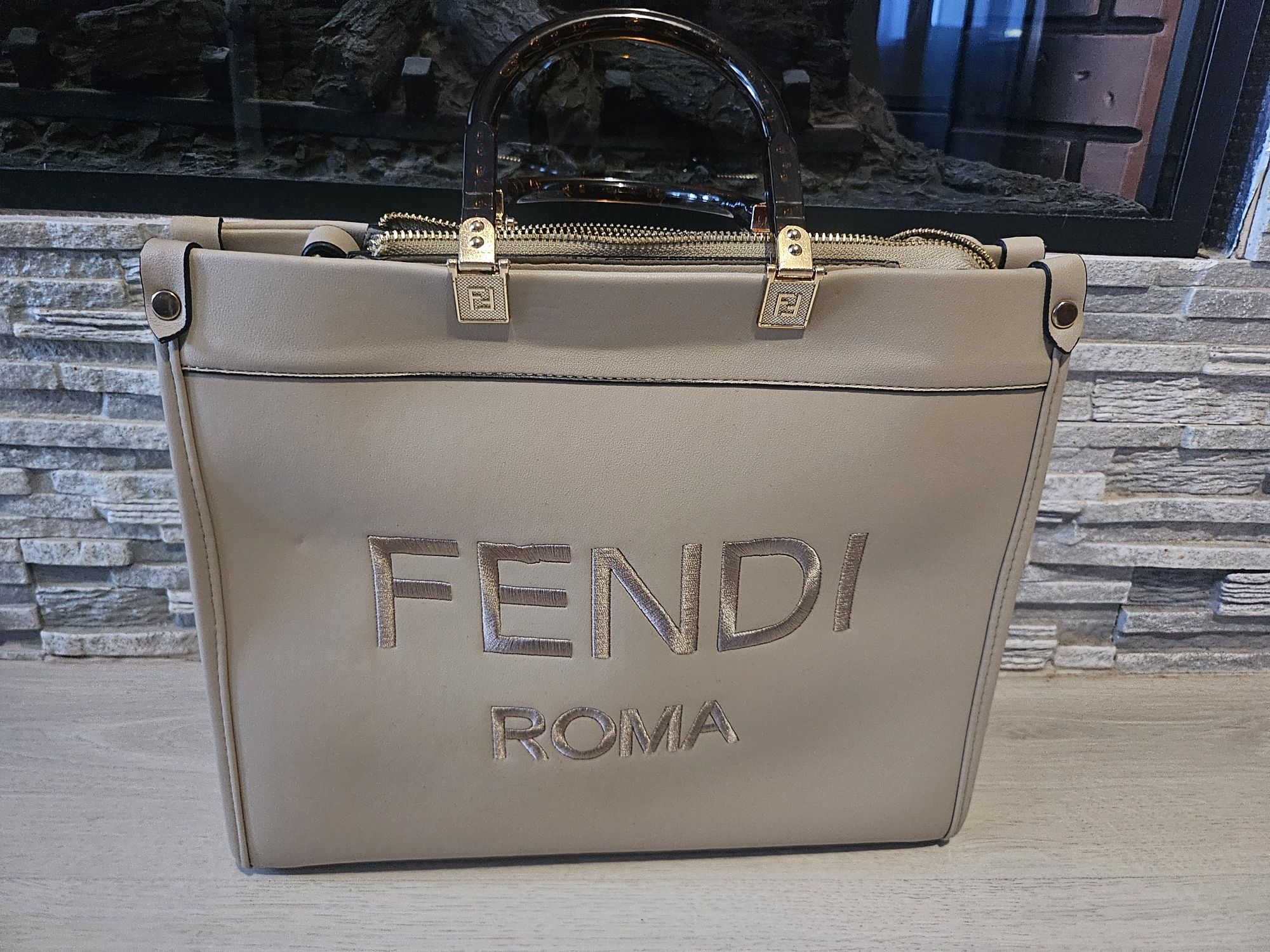 Сумка  Fendi !!!