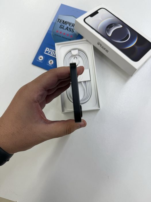 iPhone  16e Black 128Gb c/garantia