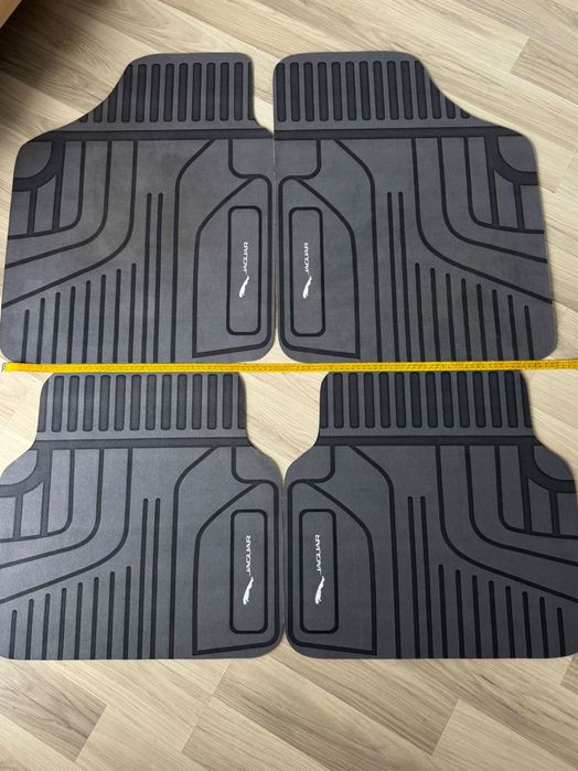 Dywaniki Jaguar – uniwersalne, miękkie, bardzo dobry stan