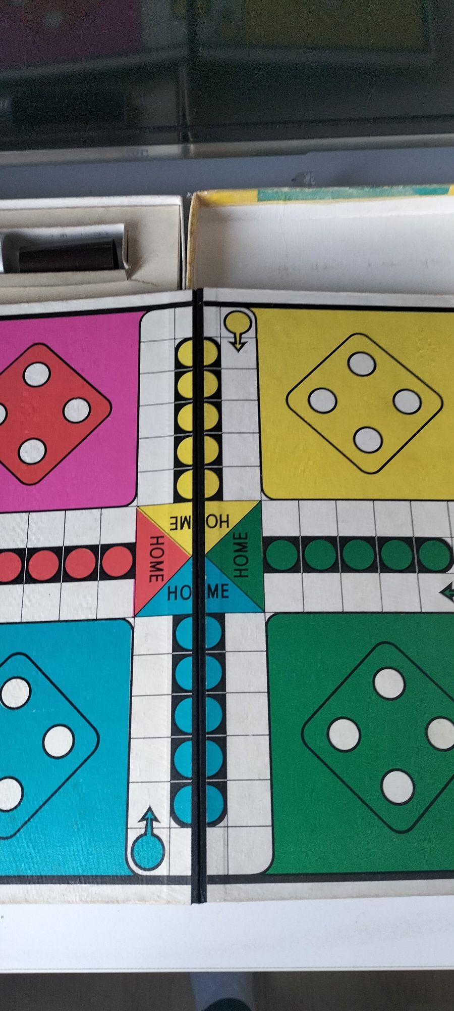 Gra planszowa Vintage Spears Ludo z lat 60. Gra rodzinna w stylu retro