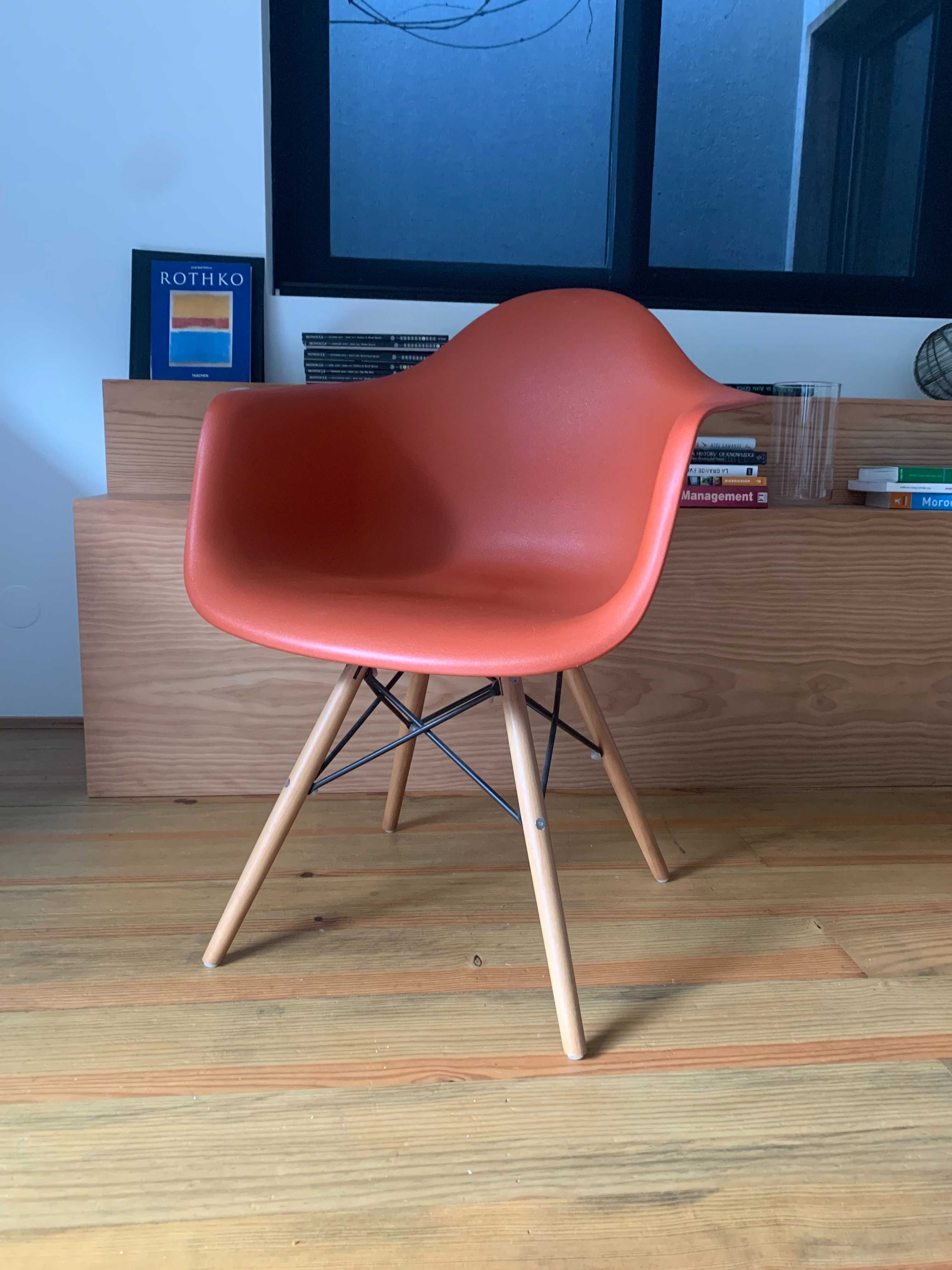 cadeira design cor de laranja