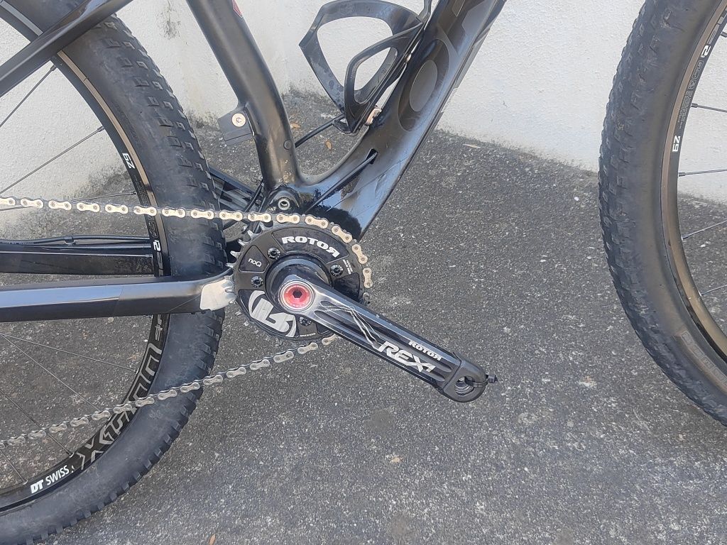 Orbea OIZ Carbono sem retomas
Tamanho M 
Transmissão GX 12v
suspensão