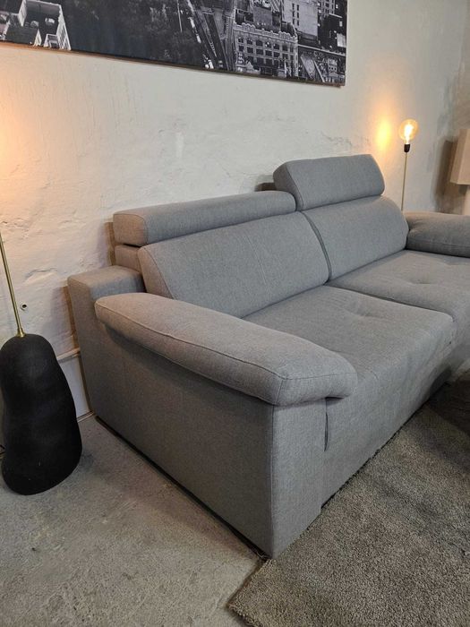 Szara kanapa z regulowanymi zagłówkami | Transport GRATIS