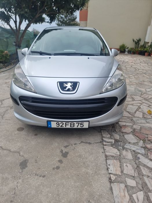 Peugeot 207 – 2008 – 1.4 – 259.000 km – 4.500 €