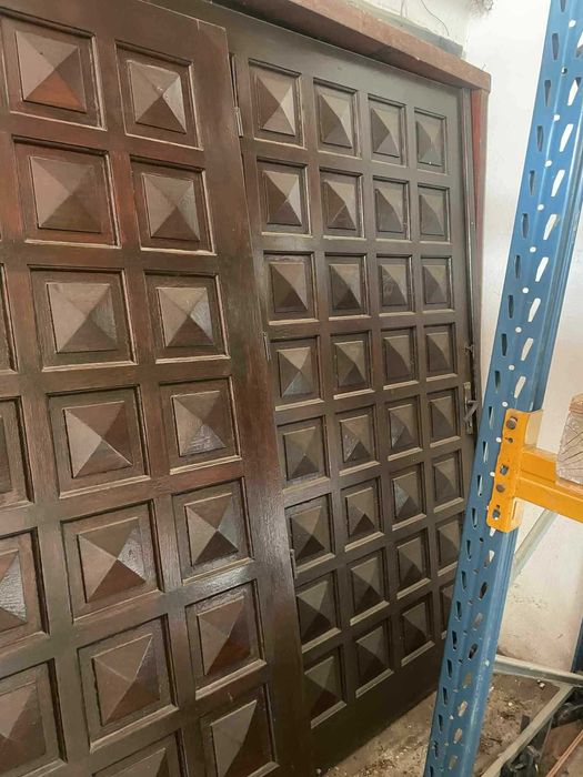 Drzwi garażowe z drzewa sosnowego