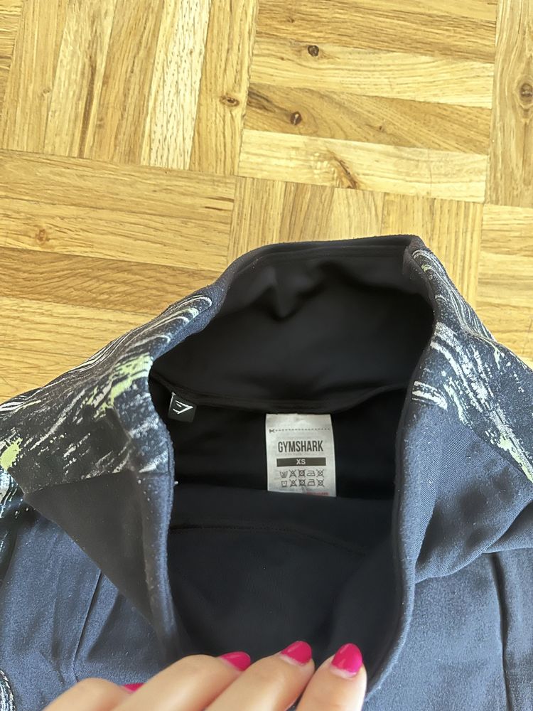 krotkie spodenki sportowe szorty na silownie xs gymshark legginsy