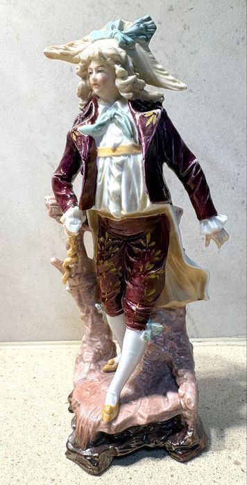 Linda antiga figura de um Galan em porcelana francesa Sec XIX