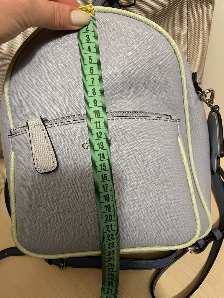 Продам рюкзак Guess