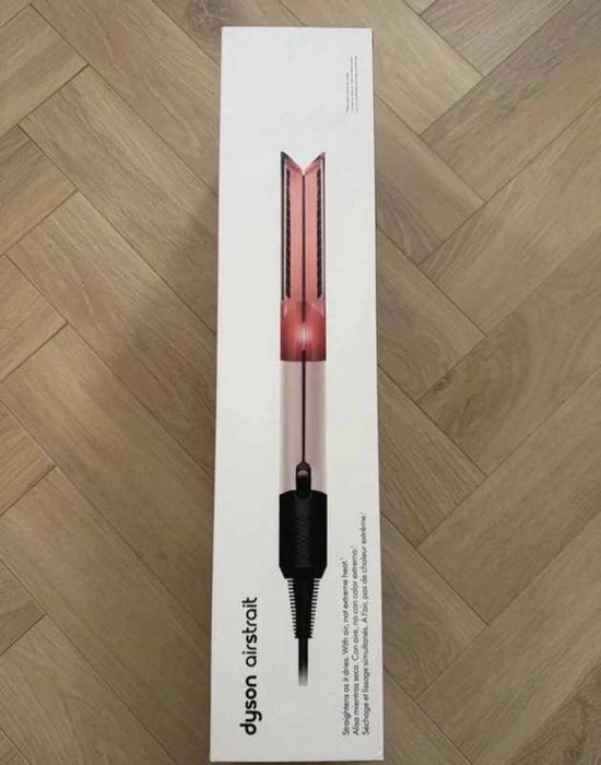 Zupełnie nowa prostownica do włosów Dyson airstrait