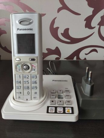 Радиотелефон Panasonic KX-TG8227UA