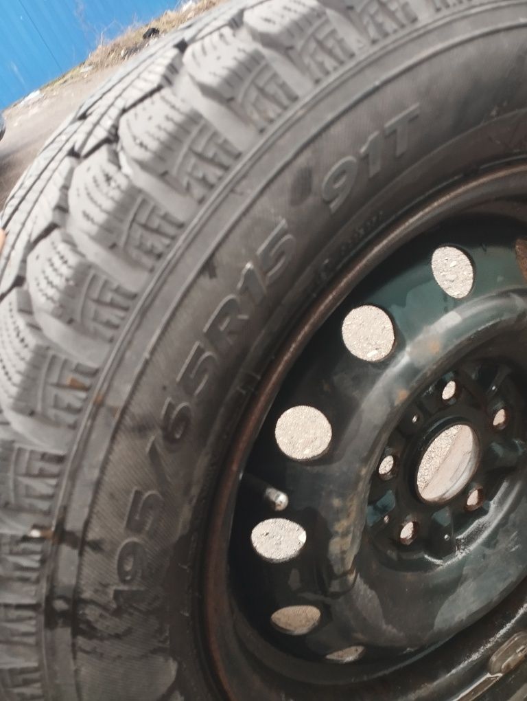 Продам зимову гуму 195/65 R 15