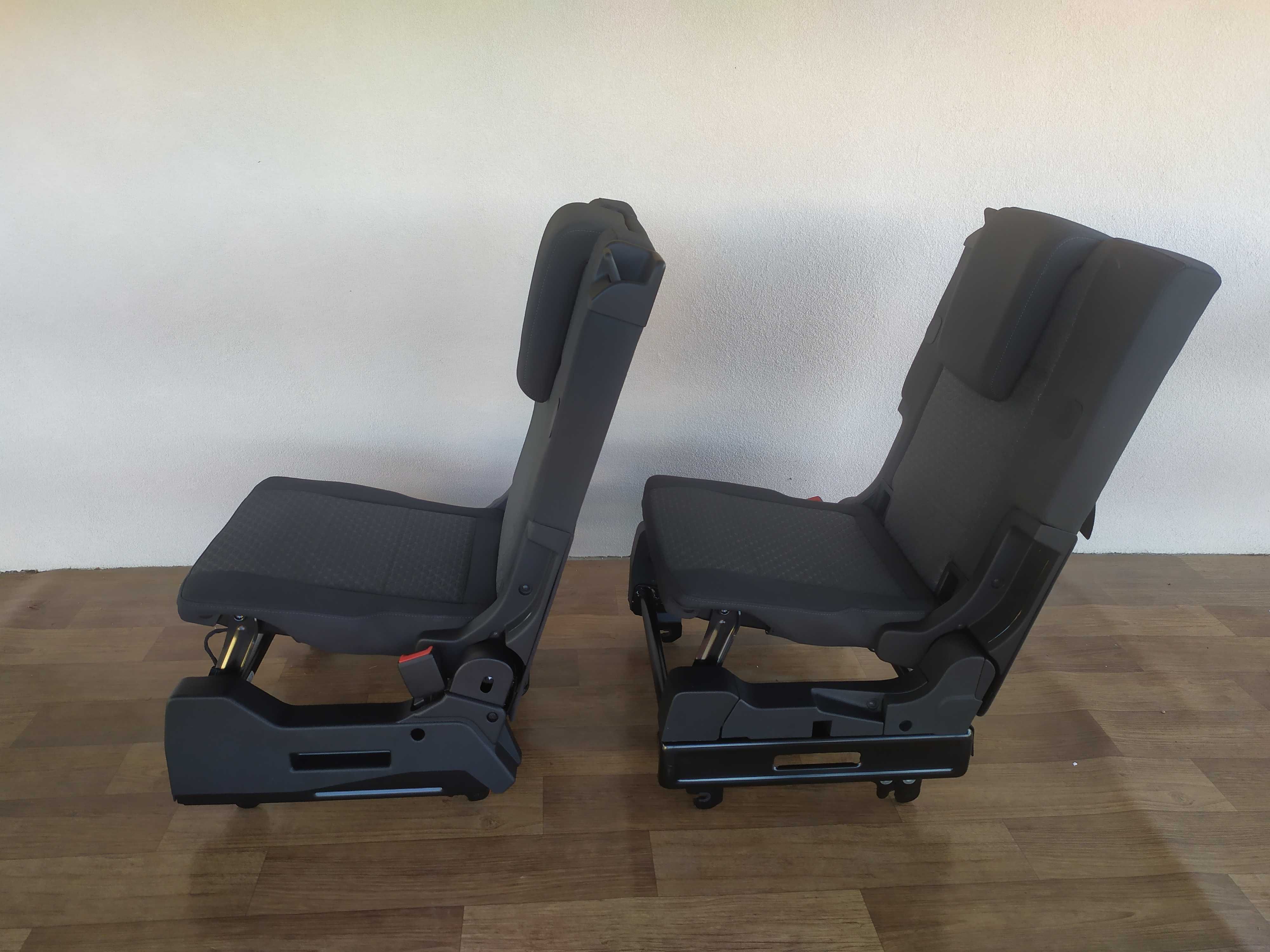 Fotele z pasami Ford Tourneo Connect III z demontażu