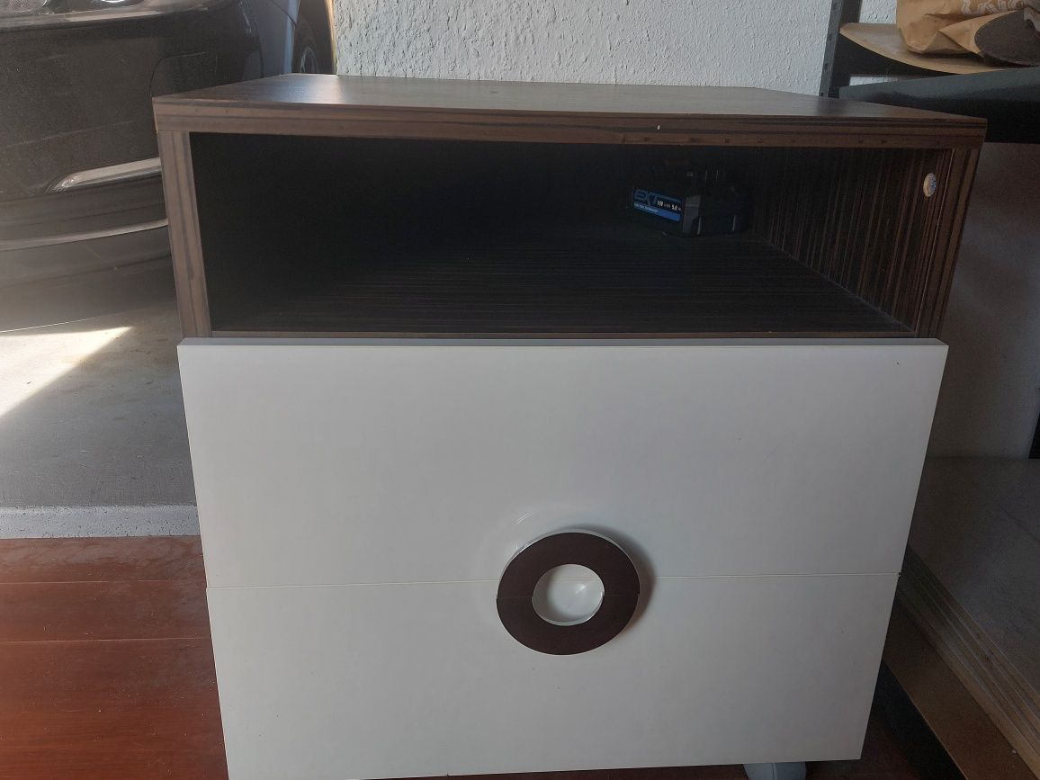 Szafka pod telewizor