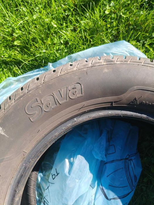 Opony zimowe  235/65/17