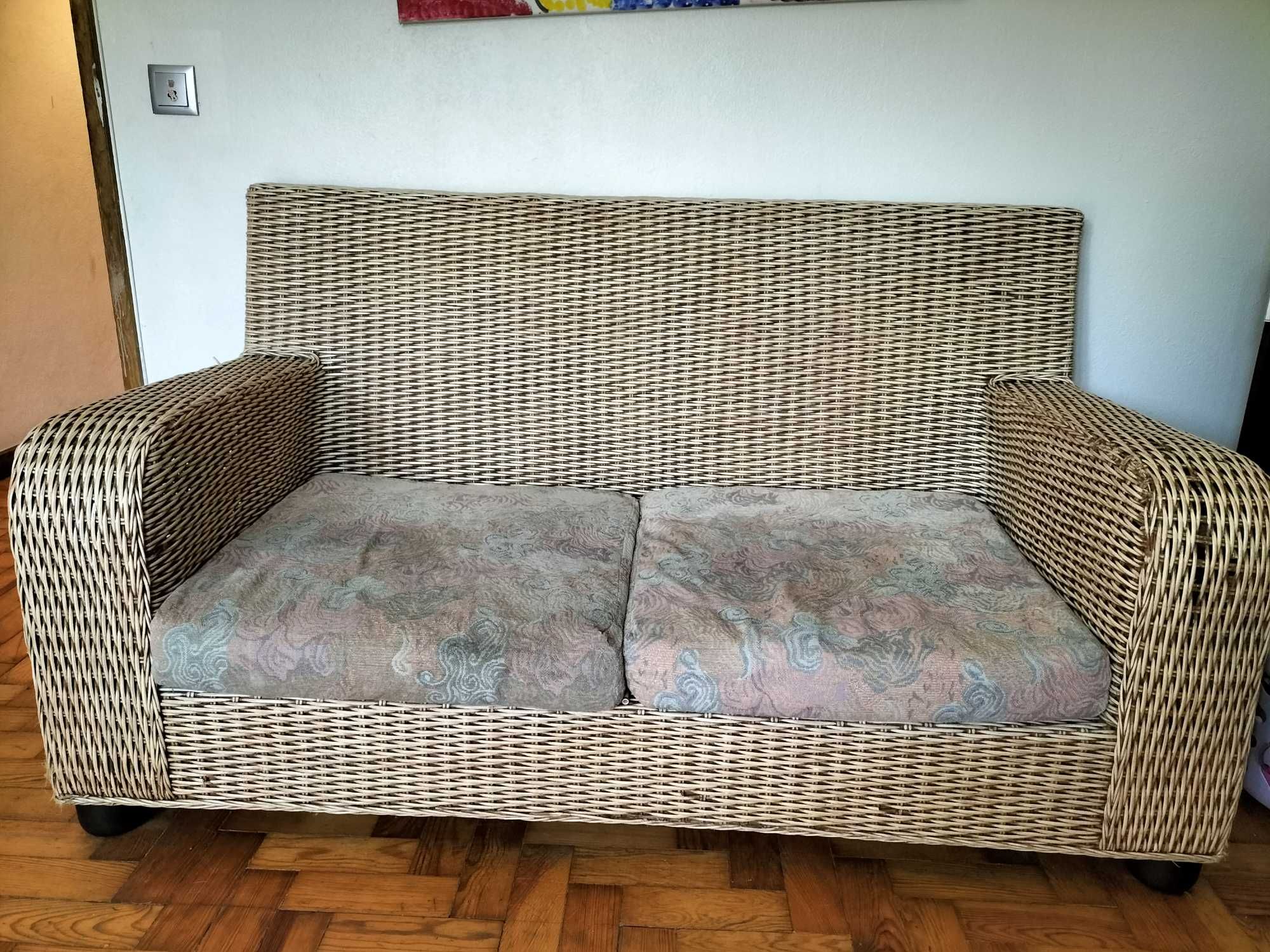 Vendo sofá de vime natural