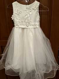 Biała tiulowa sukienka 122-128