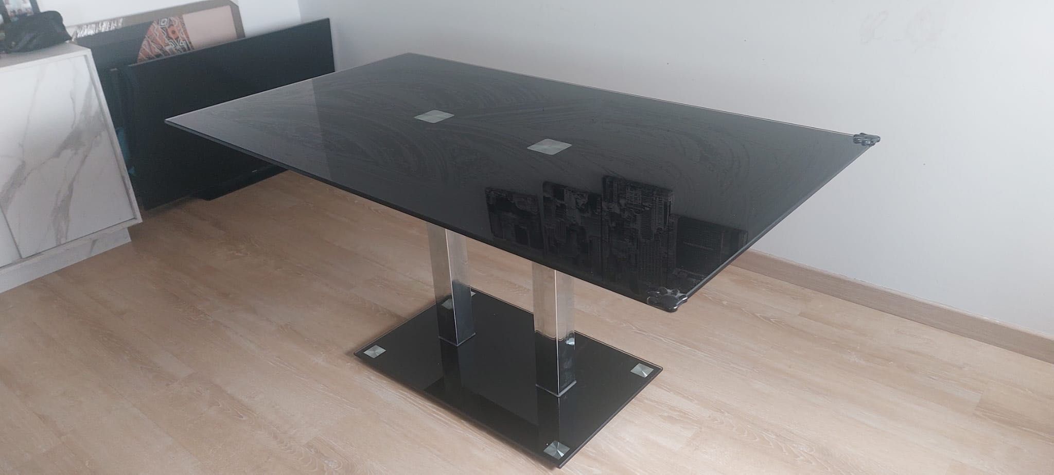Mesa de jantar em vidro