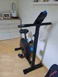 Bicicleta estática EB 520B Domyos Autoalimentada e conectada