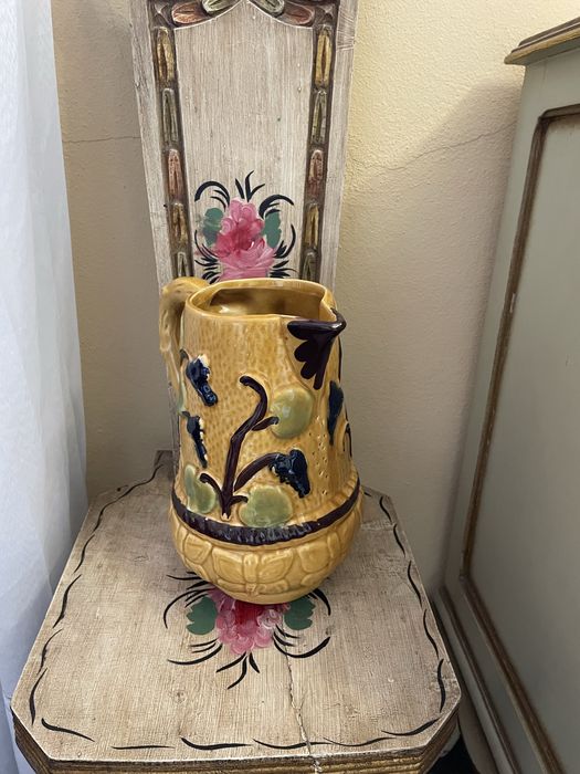 Caneca antiga de decoração