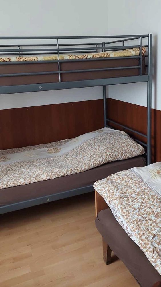Ikea svarta łóżka piętrowe 30 sztuk