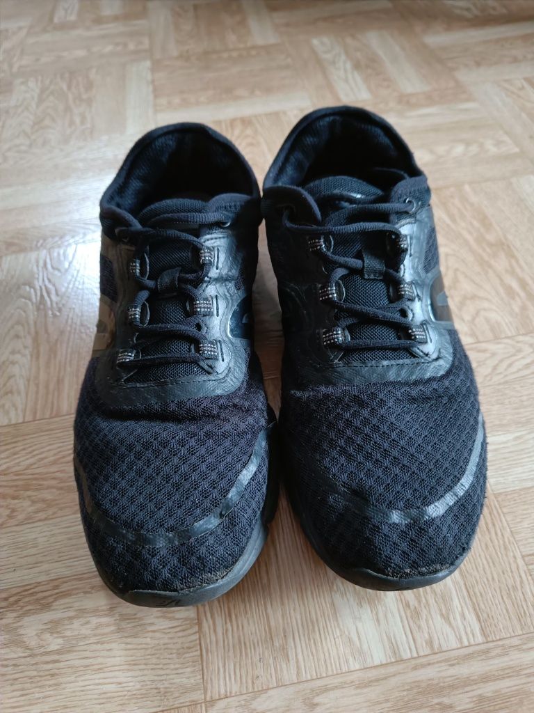 Buty sportowe męskie, czarne, dł wkł. 28,5cm roz. 45