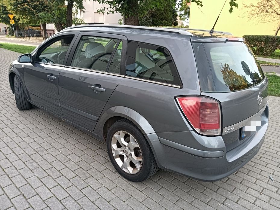 Opel Astra 1.9 CDTI 120 km 2006 rok kombi