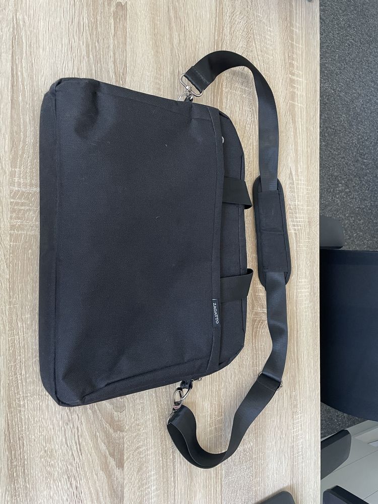 HP Pavilion 15‑eh1154nw - zestaw laptom-torba-mysz