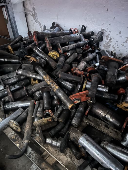 Палець до екскаватора