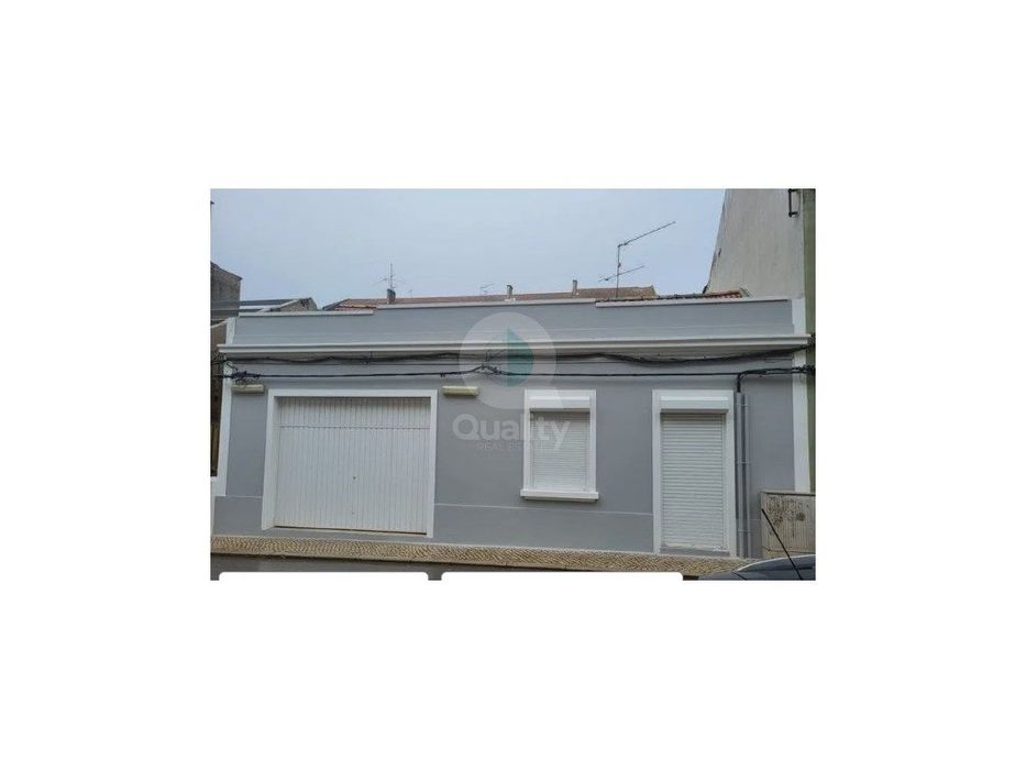 Moradia Térrea T3 Totalmente Remodelada Baixa da Banheira