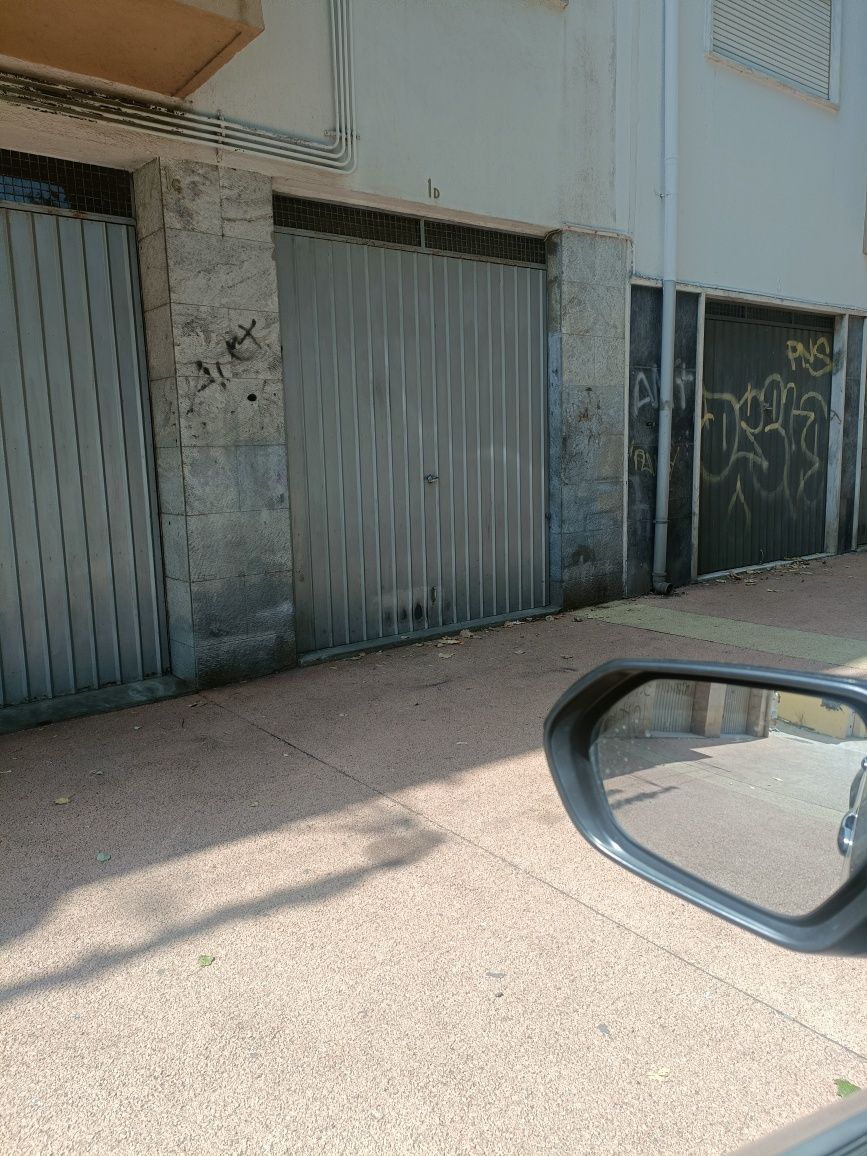 Alugo Garagem 15m2 ,Mem Martins