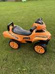 Jeździk quad buggy