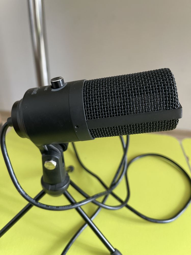 Продам мікрофон Fifine k 669