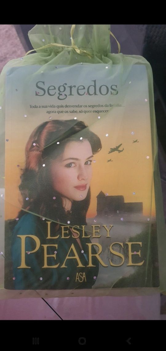 Livro "Segredos" Lesley Pearse