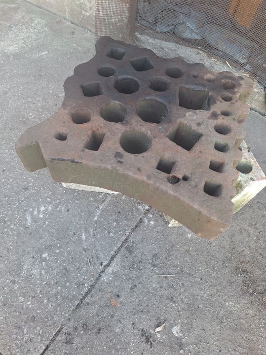 Płyta kowalska, dziurownica, otwornica